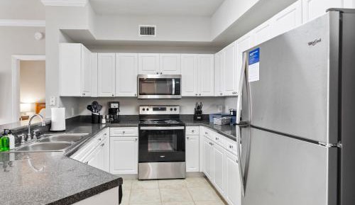 Two-Bedroom Apartment (Self Check-in with Virtual Front Desk)