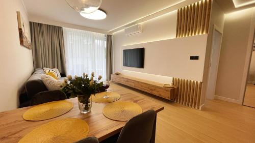 Apartment with Lake View