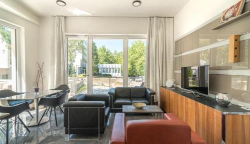 Deluxe Apartment