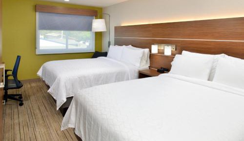 Queen Room with Two Queen Beds - Hearing Accessible/Non-Smoking