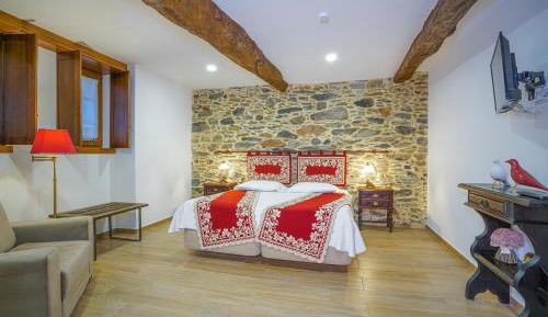 Double or Twin Room with Private Bathroom