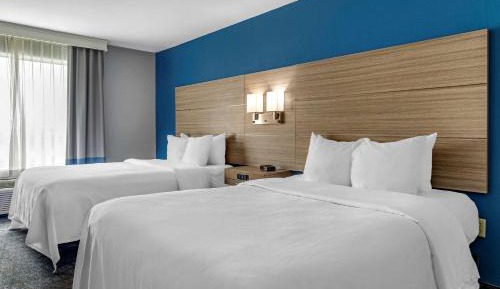 Queen Room with Two Queen Beds - Accessible/Non-Smoking 