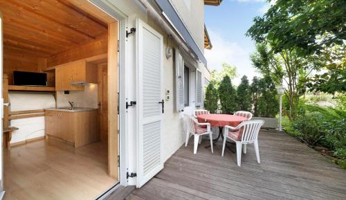 Superior One-Bedroom Apartment with Balcony