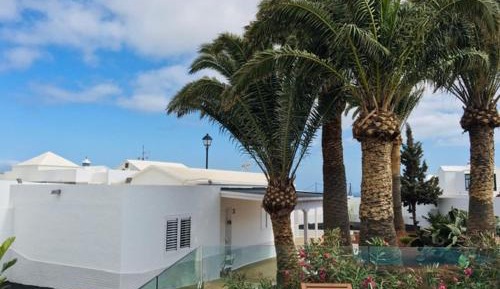 Apartment with Garden View