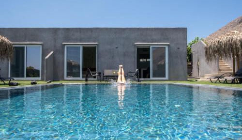 Apartment with Pool View 