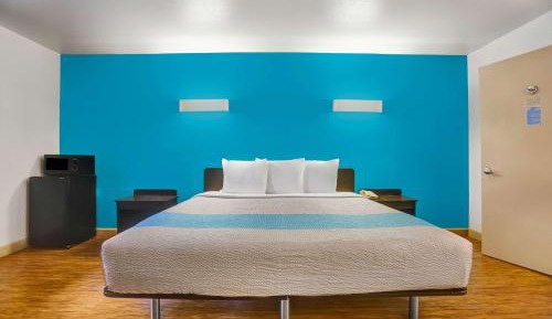 King Room - Non-Smoking
