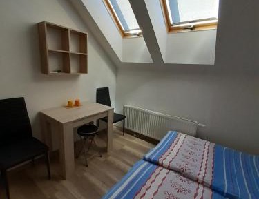 Two Connecting Double Rooms - Attic