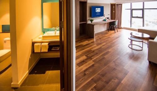 One-Bedroom King Suite