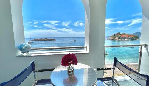 Two-Bedroom Apartment with Sea View