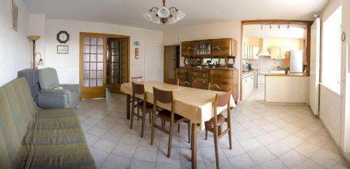 Basic Triple Room with Shared Bathroom
