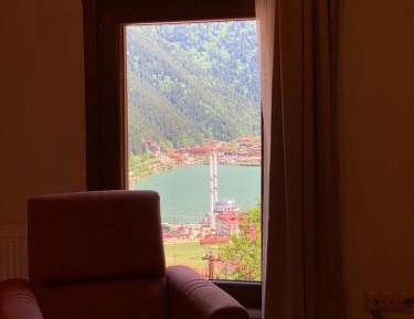Apartment with Lake View