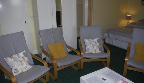 Apartment with Shower