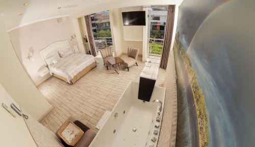 King Suite with Spa Bath
