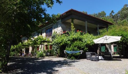 Apartment with Garden View