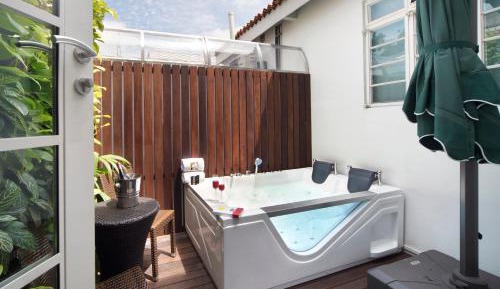 Double Room with Hot Tub (Outdoor)