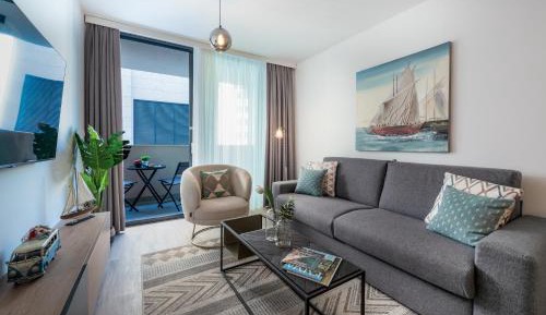 Deluxe Apartment