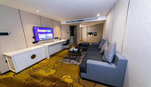 Deluxe Suite