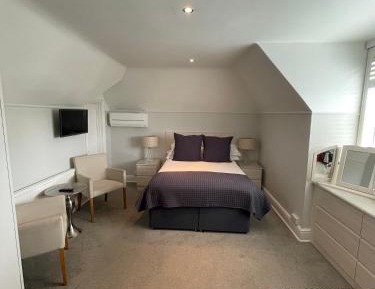 Classic Quadruple Room