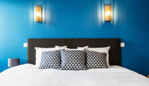 Deluxe King Suite