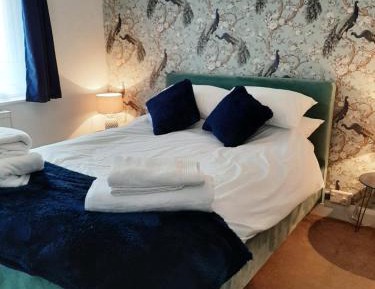 Double Room with Shared Bathroom