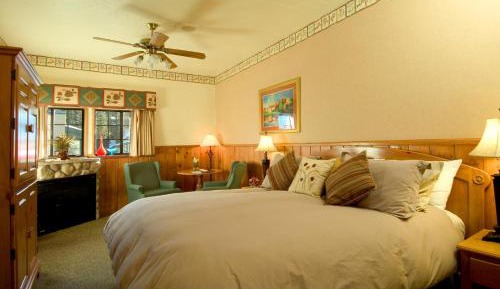 King Room with Fireplace 