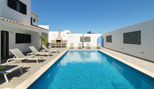 Six-Bedroom Villa 