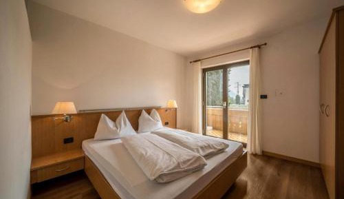 Superior One-Bedroom Apartment with Balcony