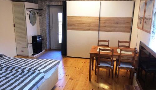 Apartment with Shower