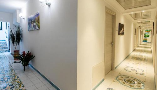 Deluxe Double Room with Balcony and Sea View