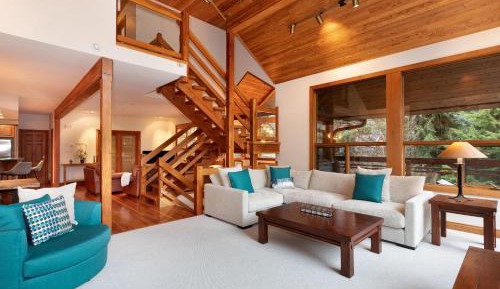 Five-Bedroom Holiday Home