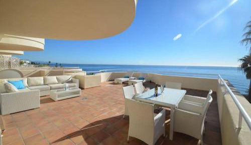 Two-Bedroom Apartment with Terrace and Sea View