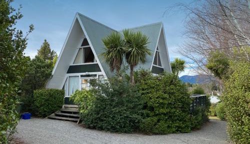 Three-Bedroom Holiday Home 