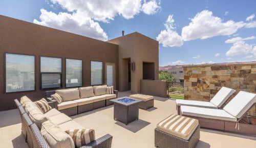Five-Bedroom Holiday Home