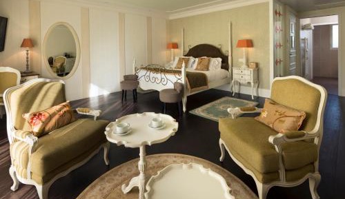 Superior Double Room with Terrace and River View