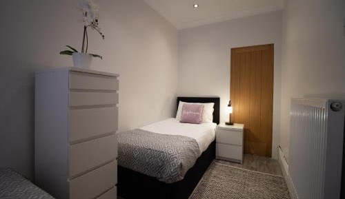 Twin Room with Shower