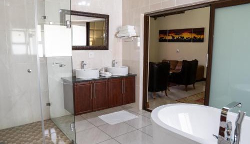 Luxury Suite
