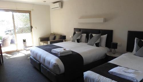 Suite with Courtyard