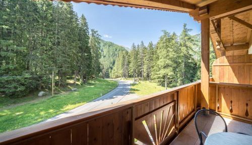 Superior One-Bedroom Apartment with Balcony