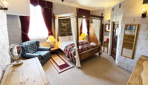 Double Room with Four Poster Bed