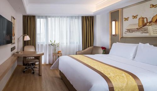 Deluxe King Room