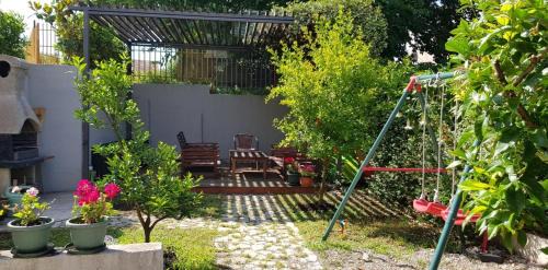 Apartment with Garden View