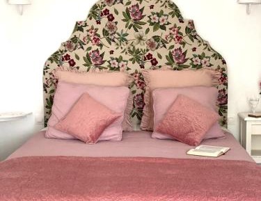 Deluxe Double Room with Shower