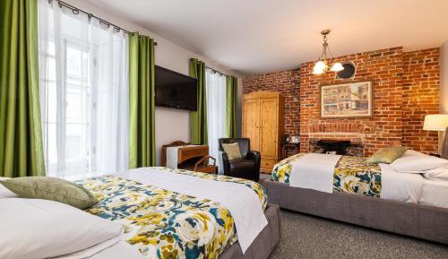 Deluxe Family Room with Private Bathroom