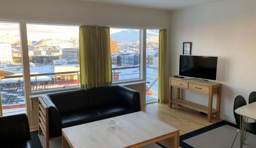 One-Bedroom Apartment with Balcony