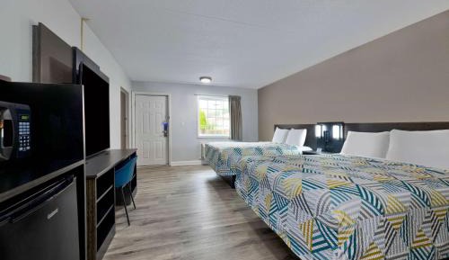 Queen Room with Two Queen Beds - Disability Access - Non-Smoking