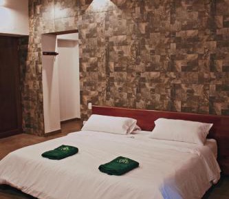 King Suite with Pool View