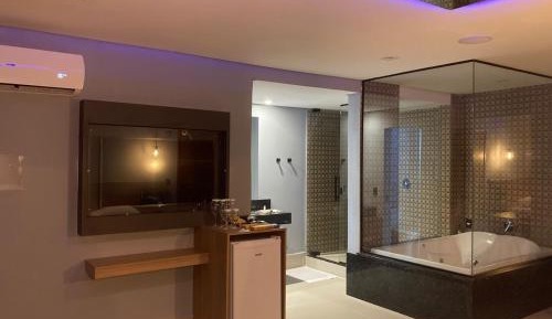 King Suite with Spa Bath
