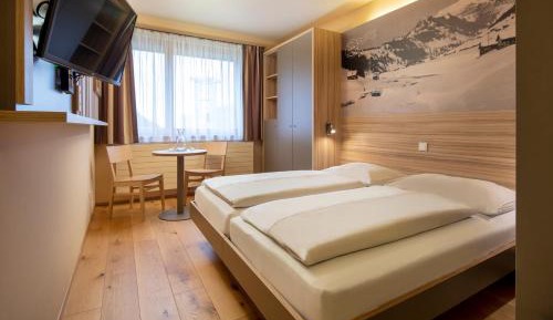  Double Room (Single Use)