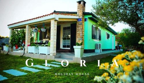 Villa with Garden View