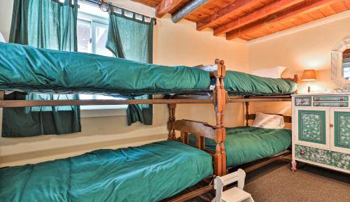 Five Bedroom Holiday Home